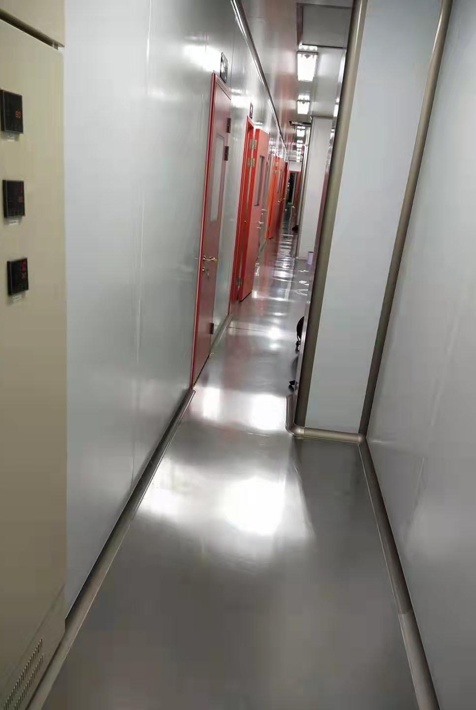 1646450729733612.jpg 無(wú)塵自動(dòng)<a href='http://zsxyqp.cn/' target='_blank' title='噴漆設(shè)備' style='color:#eb2828'><strong>噴漆設(shè)備</strong></a>.jpg
